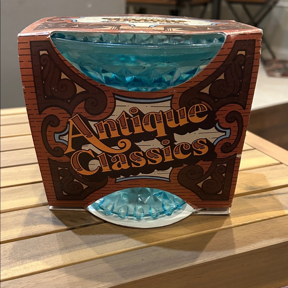 Jeannette Glass Antique Classics compote in original package. - Picture 4 of 5
